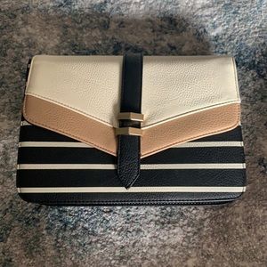 EUC CALL IT SPRING crossbody purse